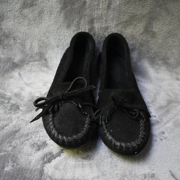 Minnetonka Shoes - Minnetonka Leather Moccasin Black